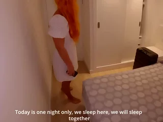 Stepmother and stepson share a bed in a hotel room. Stepmom with a beautiful ass excited the brush stepson and the stepson fucked his stepmom and cum in the brush pussy
