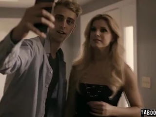 Cheater MILF India Summer caught by her horny stepson with someone else ergo he her to fellow-feeling a amour her mature pussy and filled her face with cum.