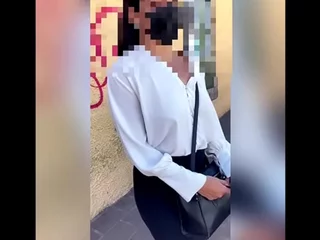 Sexo por DINERO! Le ofrezco DINERO a SEÑORA Mexicana Sumisa que Estaba Esperando su Camión para Irse a Trabajar! Le Doy Dinero para que me icy CHUPE en icy CALLE y no Vaya a Trabajar! PARTE #1